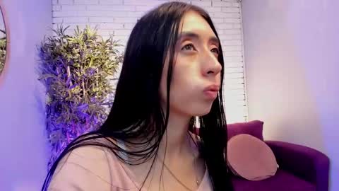 Snapshot of miilu__1 chatting on March 6, 2025, 9:25 am miilu online show from March 6, 2025, 9:25 am