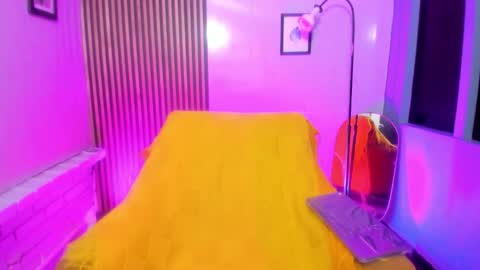 miilu  online show from February 8, 2026, 3:43 am