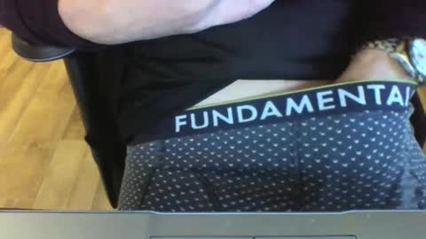 Snapshot of mik116 chatting on December 23, 2024, 11:25 am mik online show from December 23, 2024, 11:25 am