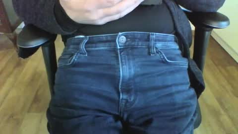 Snapshot of mik116 chatting on February 10, 2025, 11:57 am mik online show from February 10, 2025, 11:57 am