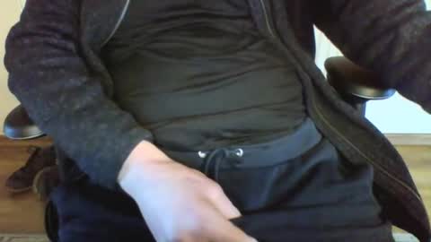 Snapshot of mik116 chatting on February 24, 2025, 11:54 am mik online show from February 24, 2025, 11:54 am