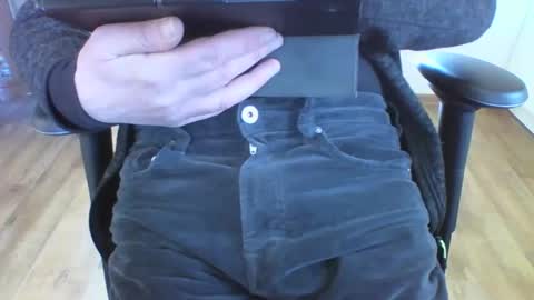 Snapshot of mik116 chatting on March 3, 2025, 2:48 pm mik online show from March 3, 2025, 2:48 pm