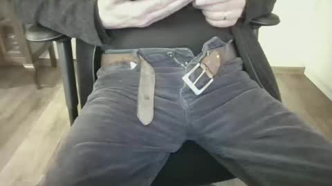 Snapshot of mik116 chatting on December 14, 2025, 2:33 pm mik online show from December 14, 2025, 2:33 pm