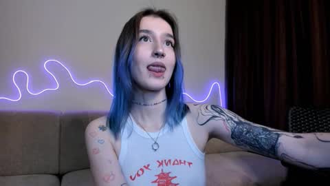 Mika online show from October 24, 2025, 5:42 pm