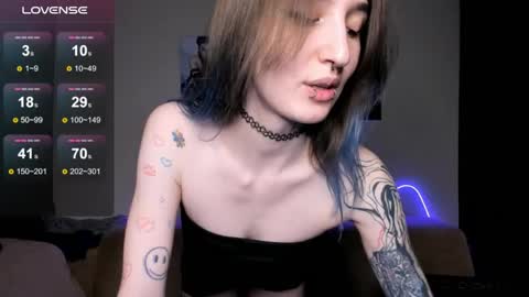 Snapshot of mika_reid chatting on May 4, 2026, 9:00 pm Mika online show from May 4, 2026, 9:00 pm