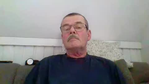 mikael42 online show from February 13, 2026, 1:51 pm