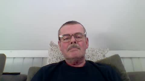 mikael42 online show from February 14, 2026, 1:41 pm