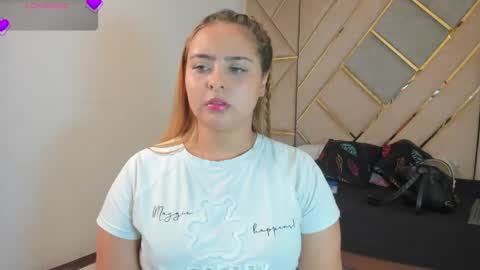 Mikaela blondie bigass online show from April 20, 2026, 6:42 pm