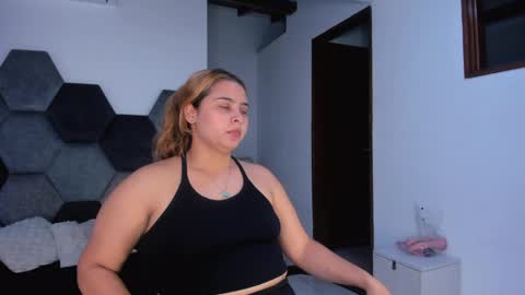 Mikaela blondie bigass online show from April 26, 2026, 6:16 pm