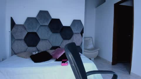 Snapshot of mikaelastonne chatting on May 1, 2026, 6:56 pm Mikaela blondie bigass online show from May 1, 2026, 6:56 pm