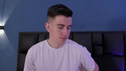 mikael online show from September 17, 2025, 4:47 am