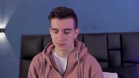 mikael online show from September 30, 2025, 4:06 am