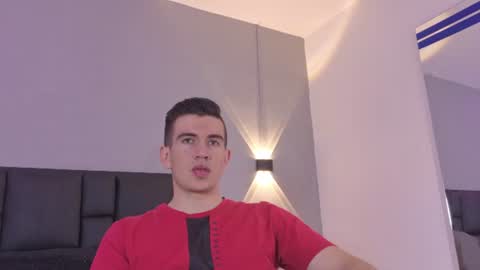 Snapshot of mikaelslow chatting on July 19, 2026, 5:33 am mikael online show from July 19, 2026, 5:33 am