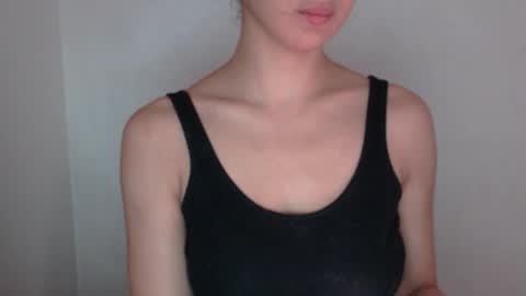 Snapshot of mikahdos chatting on November 3, 2025, 8:48 am SORAYA online show from November 3, 2025, 8:48 am