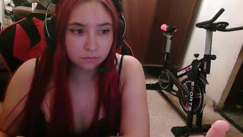 Snapshot of mikalatina chatting on March 5, 2026, 3:13 am Mika online show from March 5, 2026, 3:13 am