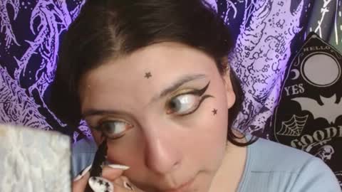 Snapshot of mikaskullcs chatting on September 27, 2025, 5:23 am Mika online show from September 27, 2025, 5:23 am