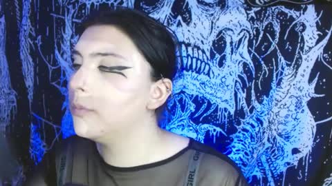 Snapshot of mikaskullcs chatting on October 3, 2025, 4:53 am Mika online show from October 3, 2025, 4:53 am