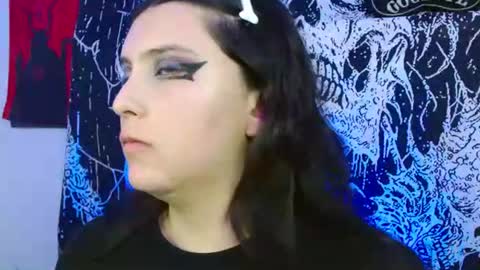 Snapshot of mikaskullcs chatting on October 8, 2025, 4:54 am Mika online show from October 8, 2025, 4:54 am