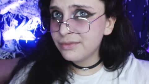 Snapshot of mikaskullcs chatting on October 16, 2025, 10:11 pm Mika online show from October 16, 2025, 10:11 pm