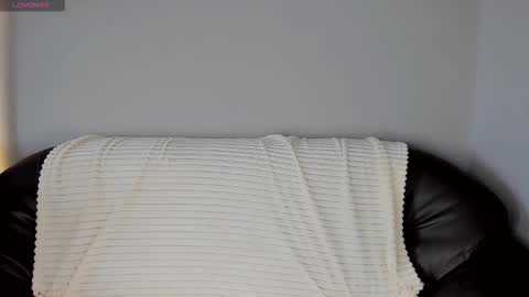 mikasssu online show from February 7, 2026, 9:35 am