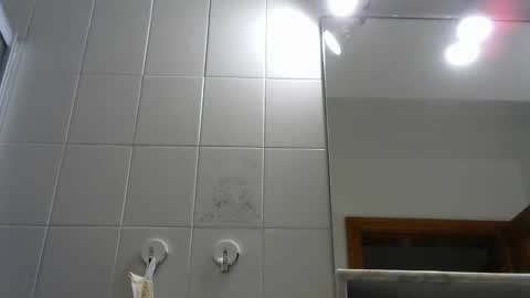 Snapshot of mike26051 chatting on January 23, 2025, 1:02 pm mike26051 online show from January 23, 2025, 1:02 pm