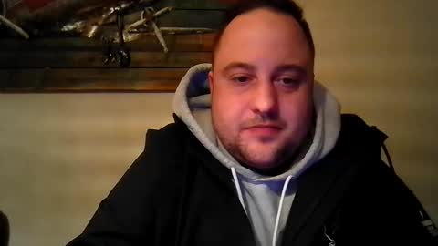 Snapshot of mike38be chatting on March 14, 2026, 10:15 pm mike38be online show from March 14, 2026, 10:15 pm