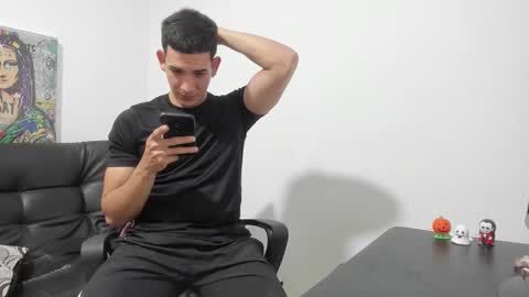 Snapshot of mike3xxx chatting on October 28, 2025, 2:04 am mike3xxx online show from October 28, 2025, 2:04 am