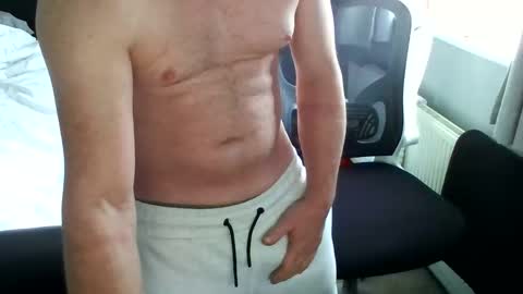 Snapshot of mike454084 chatting on February 7, 2026, 11:36 am mike454084 online show from February 7, 2026, 11:36 am