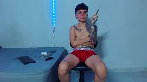 Snapshot of mike777jr chatting on November 30, 2025, 3:27 pm Mike IMDEPENDIENT MODEL online show from November 30, 2025, 3:27 pm