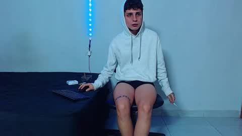 Mike IMDEPENDIENT MODEL online show from December 16, 2025, 2:27 am