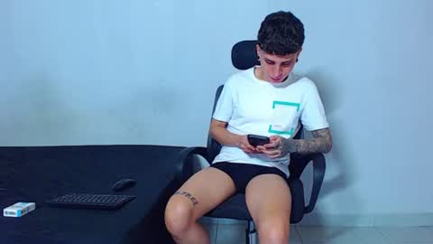 Snapshot of mike777jr chatting on June 11, 2026, 2:11 am Mike IMDEPENDIENT MODEL online show from June 11, 2026, 2:11 am