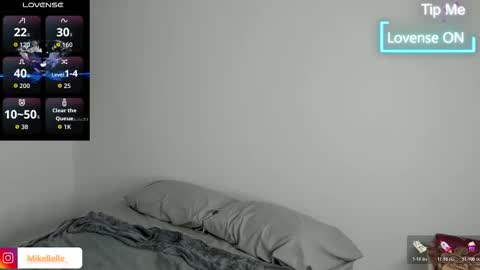 Snapshot of mike_belle chatting on November 14, 2025, 12:09 am Mike Belle online show from November 14, 2025, 12:09 am