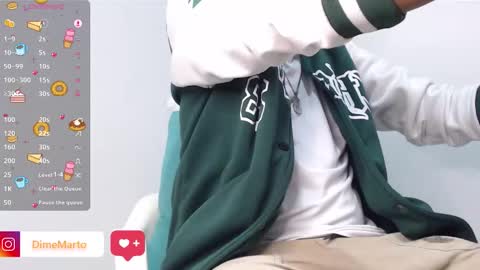 Snapshot of mike_black_22 chatting on October 26, 2025, 12:44 pm Mike online show from October 26, 2025, 12:44 pm