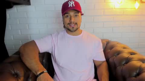 Snapshot of mike_estevess chatting on February 27, 2025, 3:04 am online show from February 27, 2025, 3:04 am