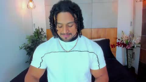 Snapshot of mike_estevess chatting on July 20, 2026, 7:22 am online show from July 20, 2026, 7:22 am