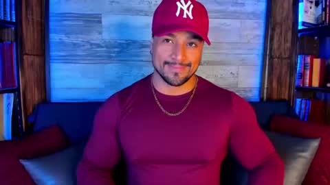 Snapshot of mike_estevess chatting on July 25, 2026, 7:39 am online show from July 25, 2026, 7:39 am