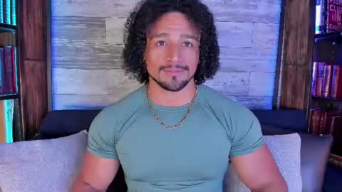 Snapshot of mike_estevess chatting on August 1, 2026, 8:02 am online show from August 1, 2026, 8:02 am