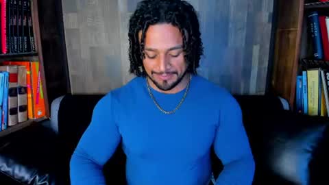 Snapshot of mike_estevess chatting on August 7, 2026, 12:34 am online show from August 7, 2026, 12:34 am