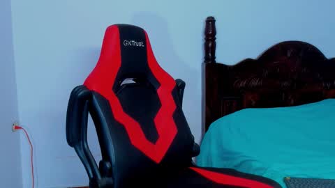 mike_shelby21 online show from December 17, 2025, 2:06 am