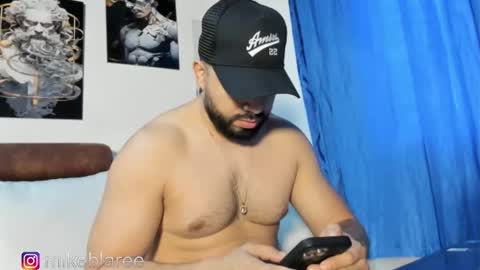 Snapshot of mikeblaree chatting on December 2, 2025, 2:34 pm mikeblaree online show from December 2, 2025, 2:34 pm