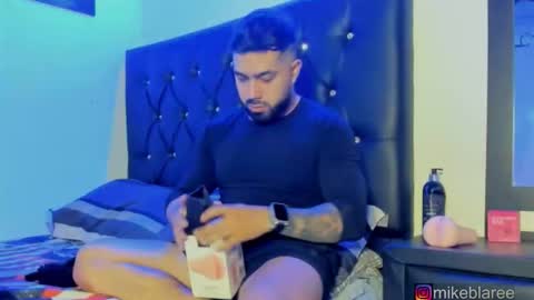 Snapshot of mikeblaree chatting on January 9, 2026, 7:04 pm mikeblaree online show from January 9, 2026, 7:04 pm