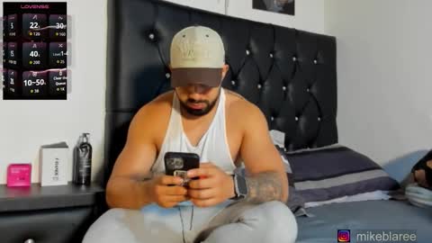 Snapshot of mikeblaree chatting on February 17, 2026, 10:05 pm mikeblaree online show from February 17, 2026, 10:05 pm