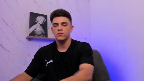 Snapshot of mikecooper_ chatting on March 11, 2025, 5:05 am Mike Cooper online show from March 11, 2025, 5:05 am