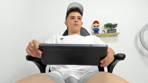 Snapshot of mikecooper_ chatting on September 24, 2025, 1:53 am Mike Cooper online show from September 24, 2025, 1:53 am