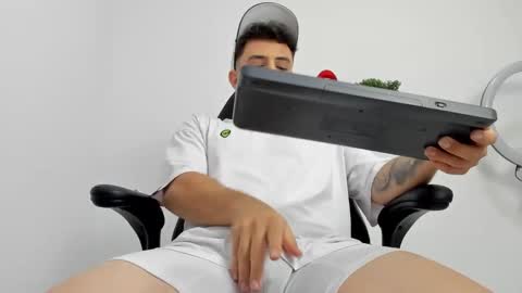 Snapshot of mikecooper_ chatting on October 9, 2025, 4:32 am Mike Cooper online show from October 9, 2025, 4:32 am