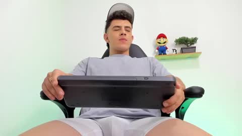 Snapshot of mikecooper_ chatting on November 12, 2025, 11:03 pm Mike Cooper online show from November 12, 2025, 11:03 pm