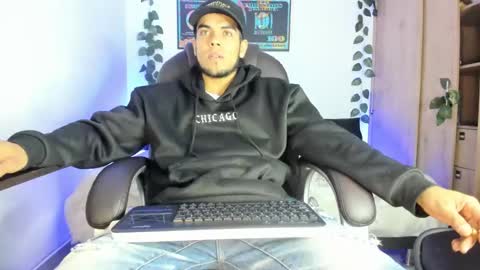 mikee_scooth online show from February 17, 2025, 2:09 am