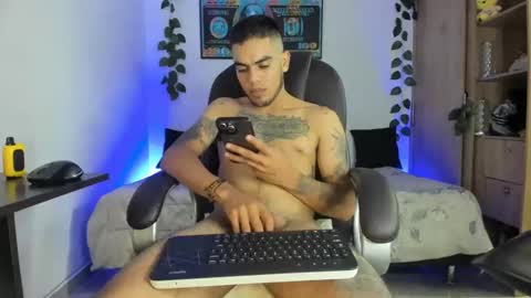 mikee_scooth online show from February 21, 2025, 7:56 am