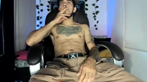 mikee_scooth online show from September 15, 2025, 10:21 pm