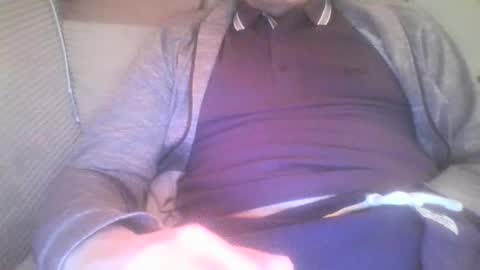 Snapshot of mikehockishuge9 chatting on February 8, 2026, 1:20 am mikehockishuge9 online show from February 8, 2026, 1:20 am